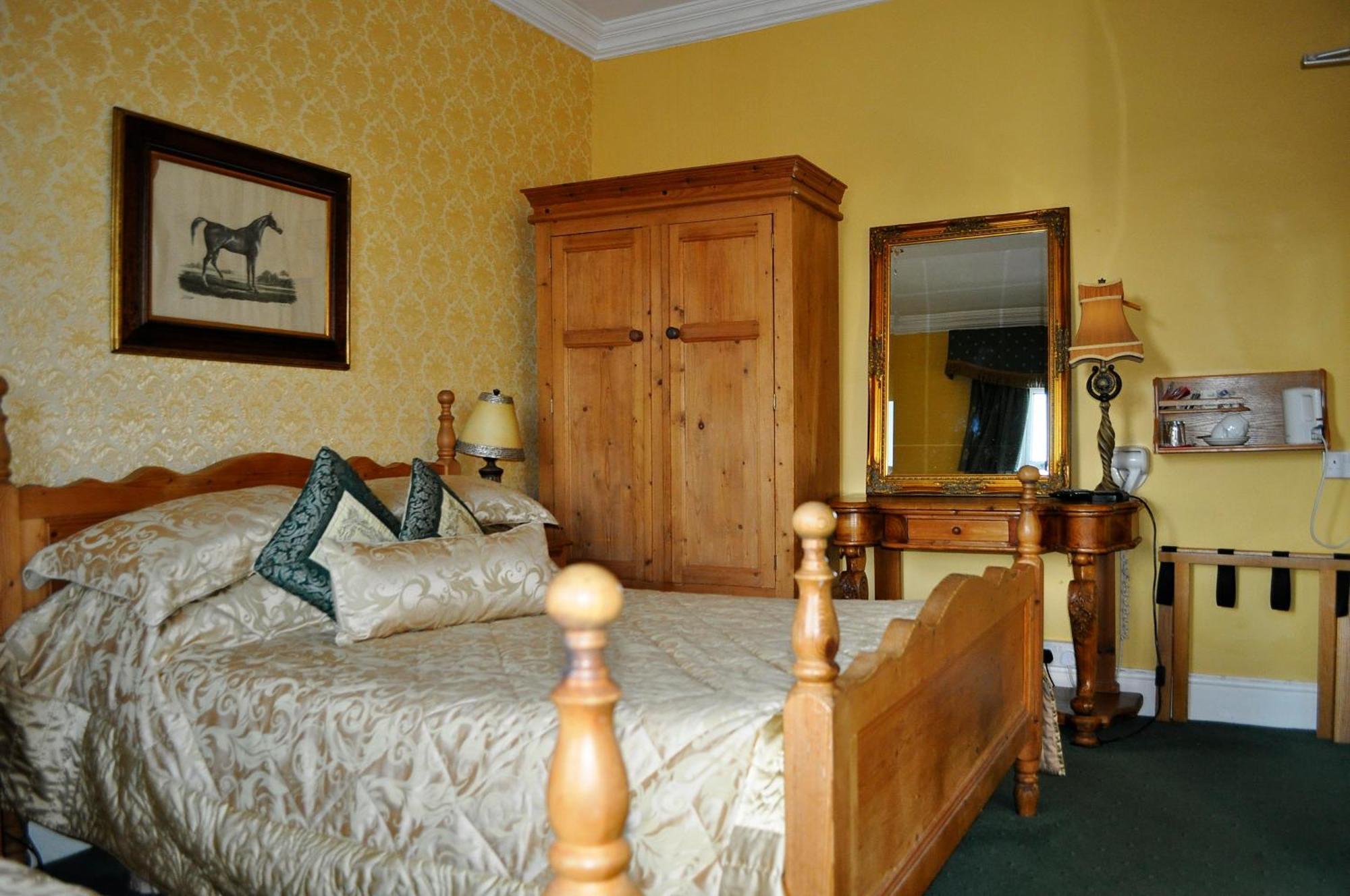 Highfield House Guesthouse Трим Экстерьер фото